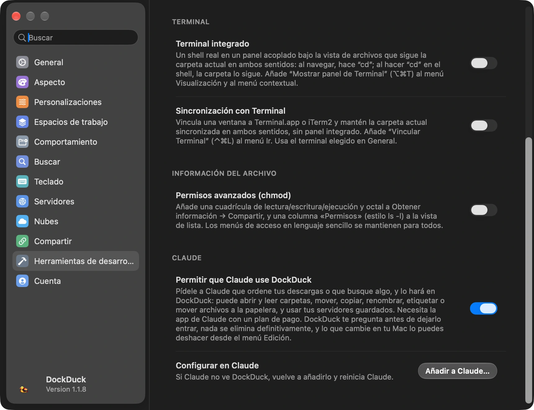 Activa Permitir que Claude use DockDuck: Abre los Ajustes de DockDuck con el atajo, elige Herramientas de desarrollo y baja hasta Claude, al final. Activa Permitir que Claude use DockDuck. Ese único interruptor también añade DockDuck a la app de Claude, así que no hay ningún archivo que editar ni nada que instalar.