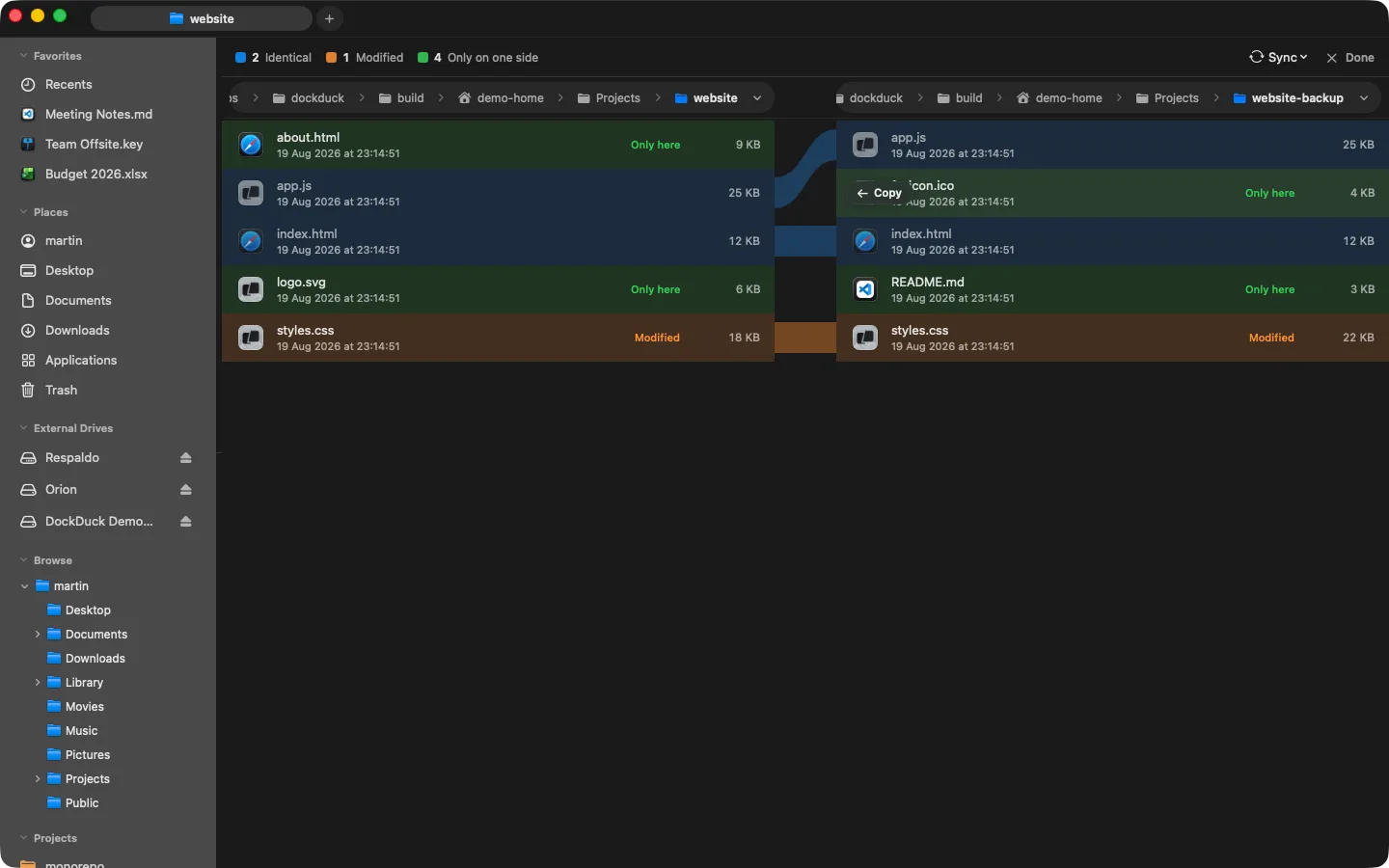 DockDuck comparing two folders, marking files identical, modified or only on one side