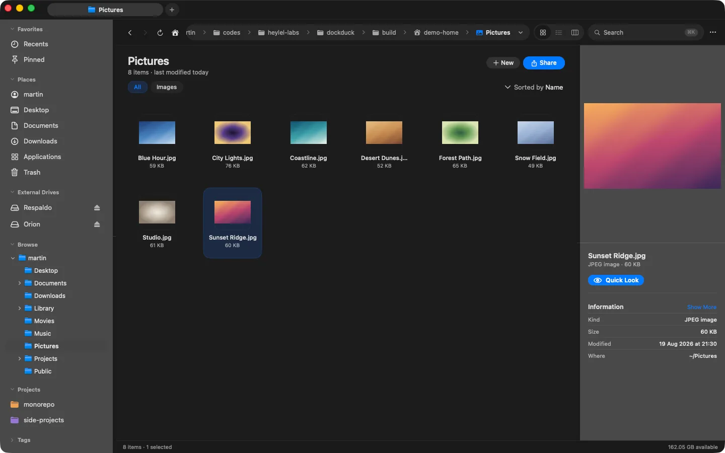 DockDuck showing a folder in grid view