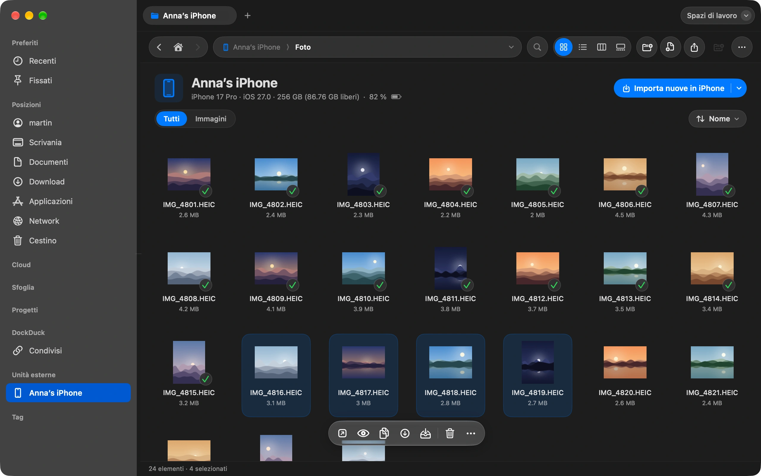 Copia quello che vuoi: Trascina le foto in qualsiasi cartella del Mac, oppure selezionale e scegli Copia in Download.