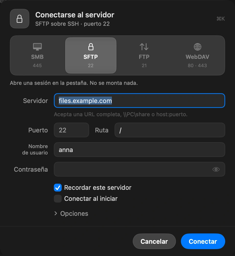 Completa lo que falta: La hoja Conectarse al servidor se abre con el host, el puerto, el usuario y la ruta ya rellenados. Añade la contraseña, o elige una clave SSH para SFTP. Deja activado Recordar este servidor para guardarlo en la barra lateral y la contraseña en tu llavero.