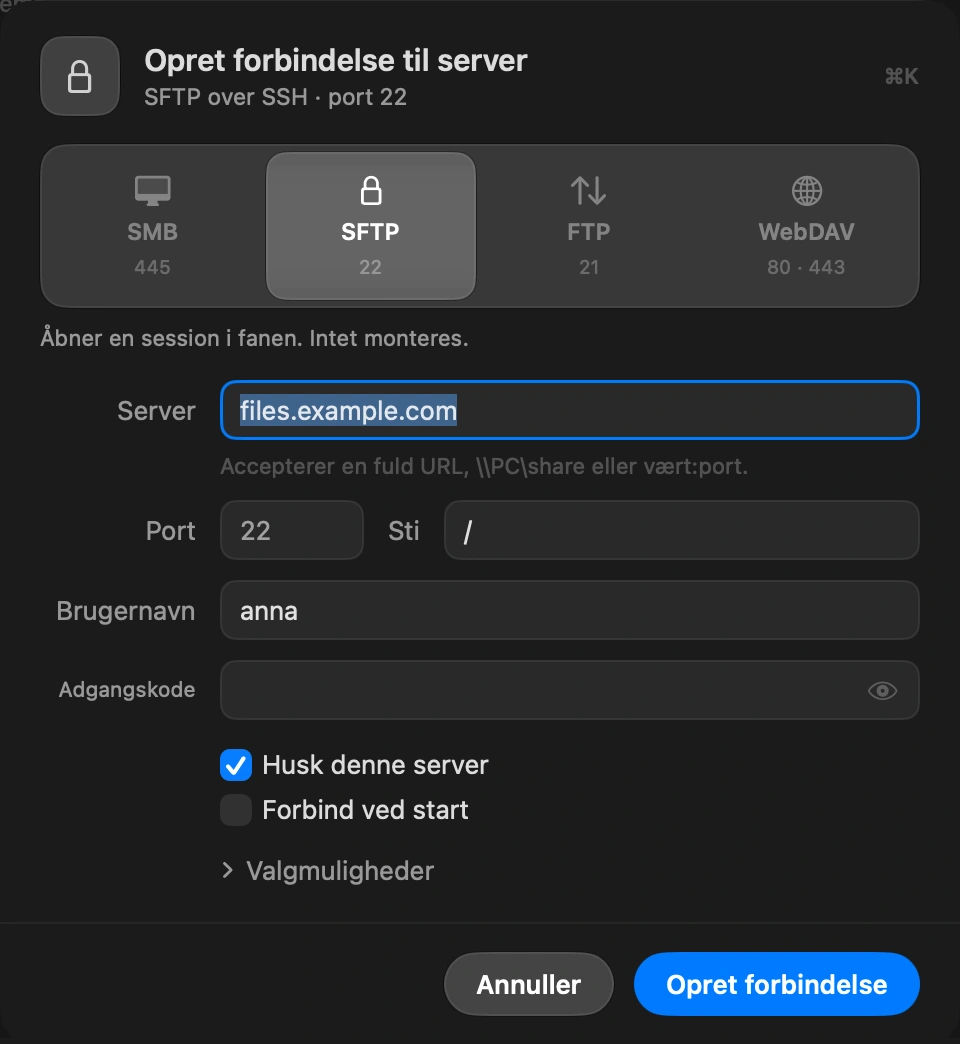 Udfyld det, der mangler: Vinduet Opret forbindelse til server åbner med vært, port, bruger og sti allerede udfyldt. Tilføj adgangskoden, eller vælg en SSH-nøgle til SFTP. Lad Husk denne server være slået til for at beholde den i indholdsoversigten og adgangskoden i din nøglering.