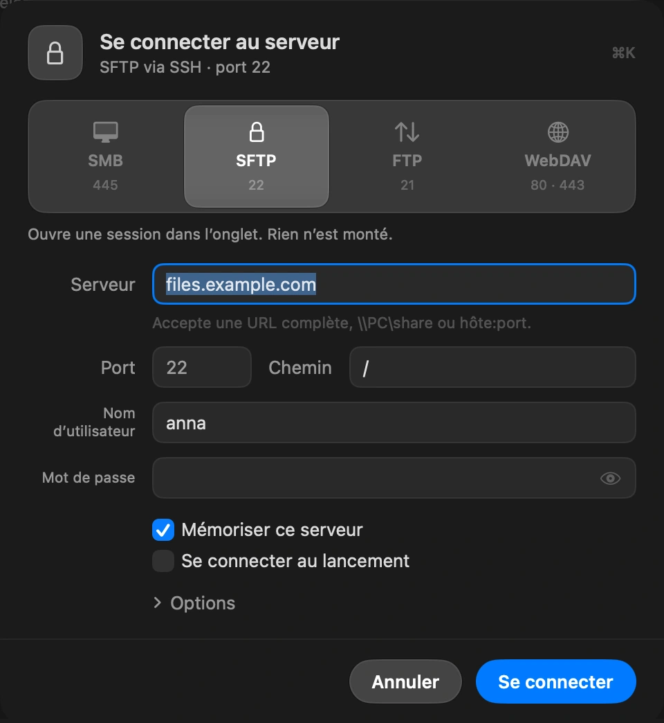 Complétez ce qui manque: La fenêtre Se connecter au serveur s’ouvre avec l’hôte, le port, l’utilisateur et le chemin déjà remplis. Ajoutez le mot de passe, ou choisissez une clé SSH pour SFTP. Laissez Mémoriser ce serveur activé pour le garder dans la barre latérale et le mot de passe dans votre trousseau.